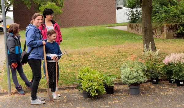 SPD-Kinzweiler Von-Trips-Platz Pflanzaktion